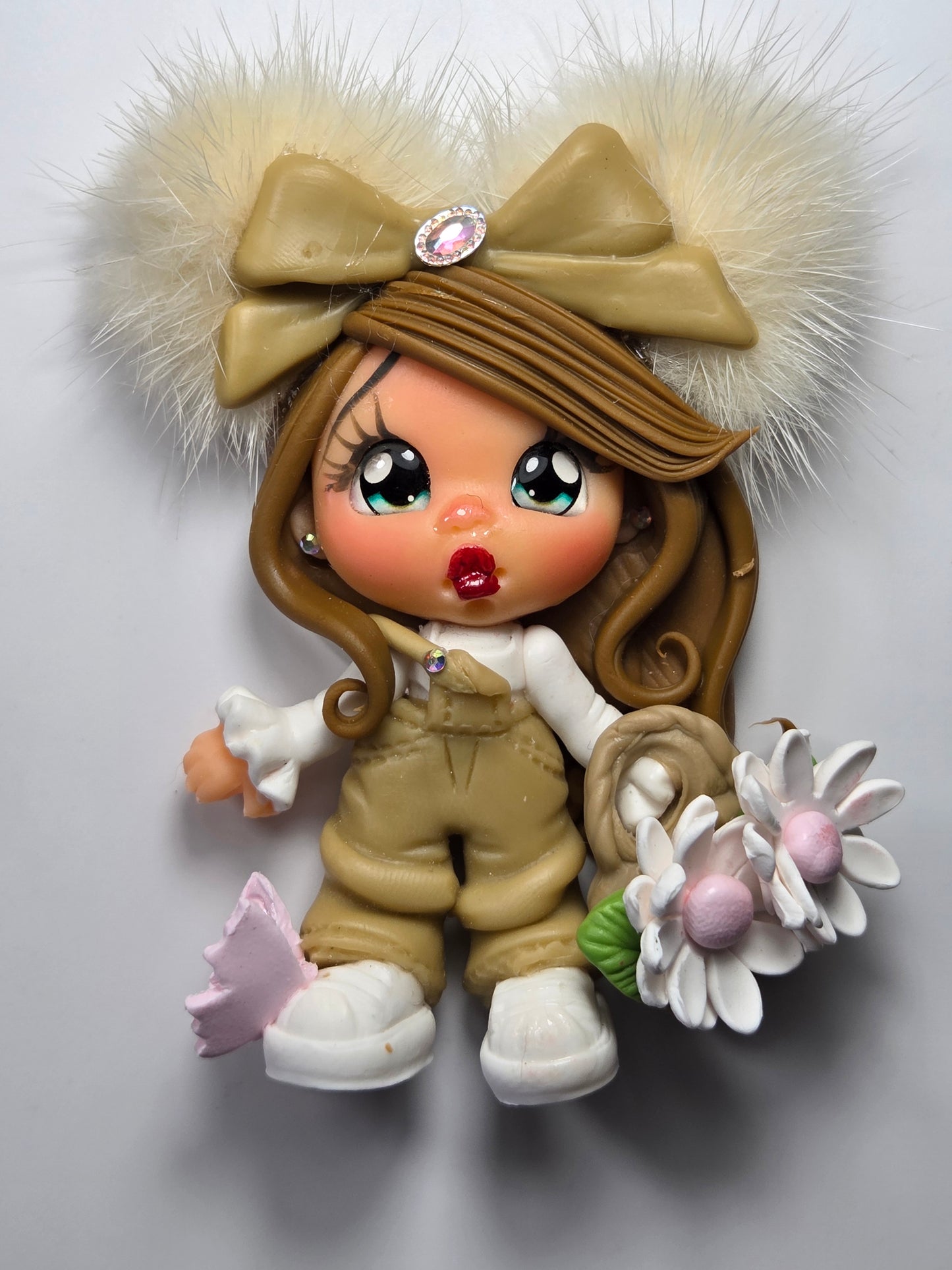 Beige pompoms